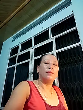 Snapshot of JenyLy68 chatting on 03/01/26, 10:01 JenyLy68 online show from 03/01/26, 10:01