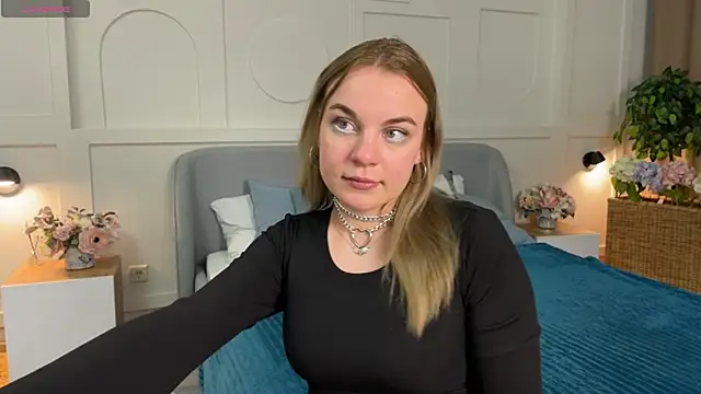 Snapshot of Glow_Margo chatting on 03/02/26, 01:08 Glow Margo online show from 03/02/26, 01:08