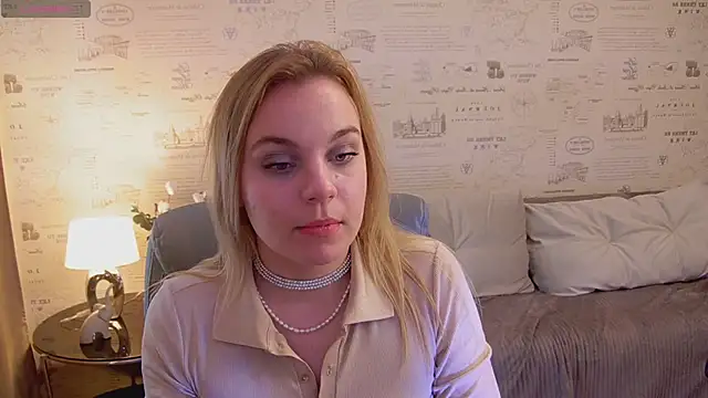 Glow Margo online show from 05/11/26, 01:11