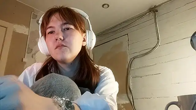 Snapshot of DinaFirebird chatting on 02/26/26, 11:42 DinaFirebird online show from 02/26/26, 11:42