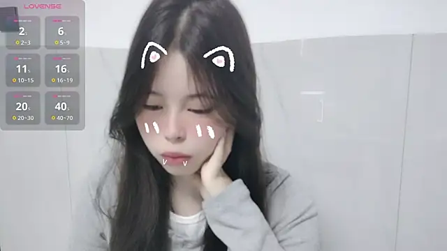 Snapshot of F-Yihao chatting on 03/03/26, 05:02 F-Yihao online show from 03/03/26, 05:02