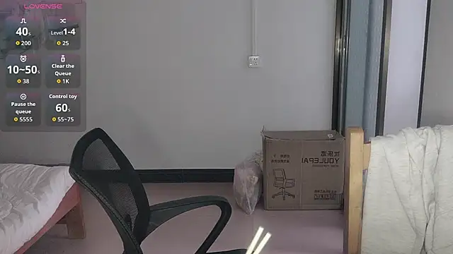 F-Yihao online show from 04/13/26, 07:47