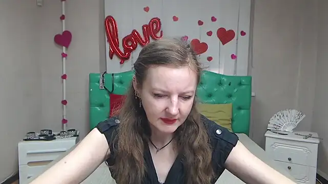 Snapshot of MeganPirs chatting on 04/06/26, 05:08 MeganPirs online show from 04/06/26, 05:08