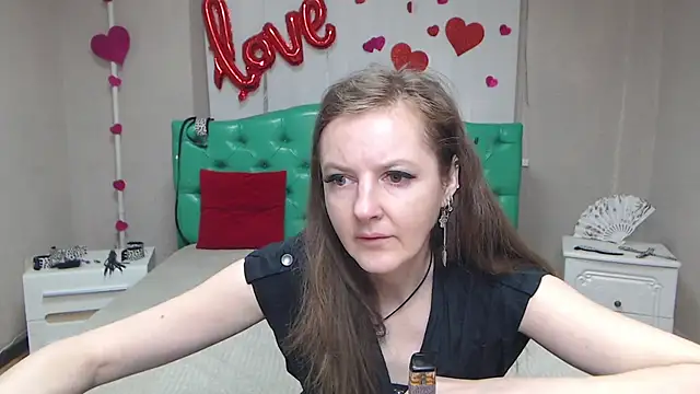 Snapshot of MeganPirs chatting on 04/25/26, 05:10 MeganPirs online show from 04/25/26, 05:10