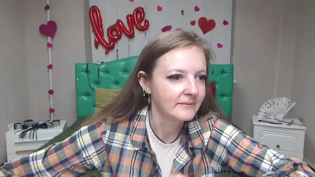 Snapshot of MeganPirs chatting on 05/08/26, 05:18 MeganPirs online show from 05/08/26, 05:18