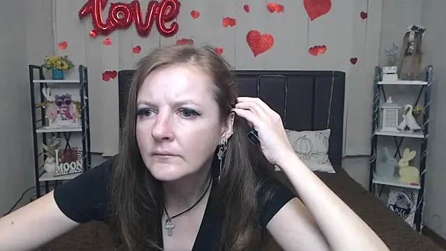 Snapshot of MeganPirs chatting on 05/13/26, 05:32 MeganPirs online show from 05/13/26, 05:32