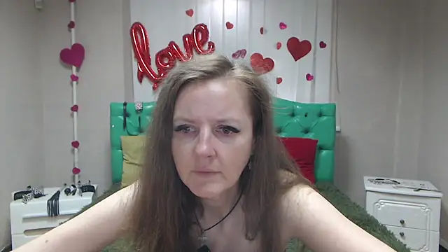 Snapshot of MeganPirs chatting on 05/17/26, 05:05 MeganPirs online show from 05/17/26, 05:05