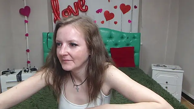 Snapshot of MeganPirs chatting on 05/19/26, 01:56 MeganPirs online show from 05/19/26, 01:56