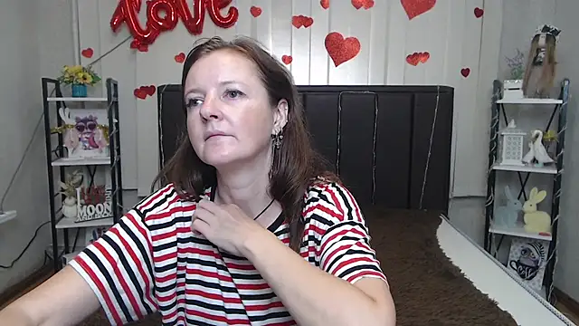 Snapshot of MeganPirs chatting on 07/05/26, 04:19 MeganPirs online show from 07/05/26, 04:19