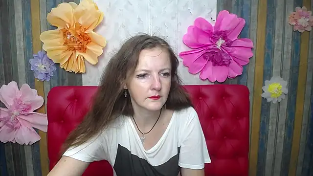 Snapshot of MeganPirs chatting on 07/09/26, 05:00 MeganPirs online show from 07/09/26, 05:00