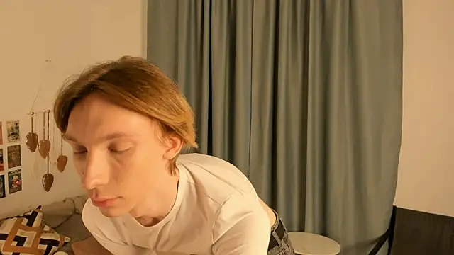 Snapshot of SilverFeral chatting on 02/28/26, 05:41 SilverFeral online show from 02/28/26, 05:41