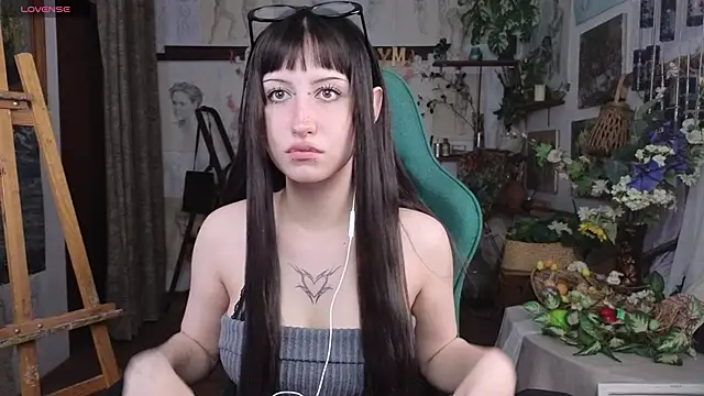 EffieMeowley online show from 04/21/26, 12:33