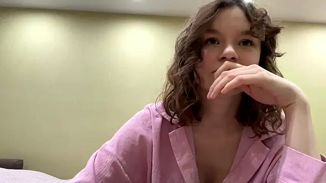 AliveCute online show from 03/09/26, 05:28