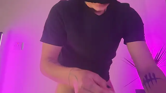 Snapshot of ThirtyDicks chatting on 02/28/26, 09:05 ThirtyDicks online show from 02/28/26, 09:05