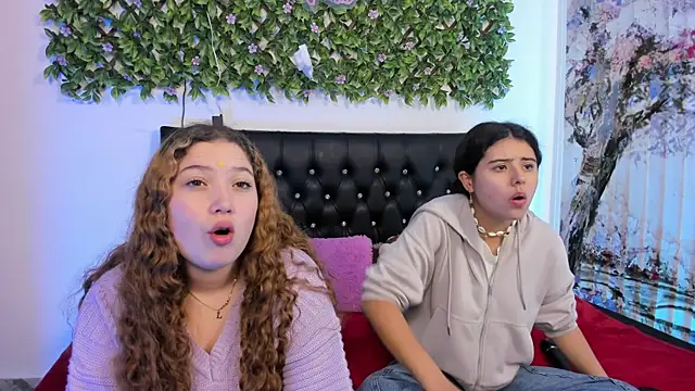 valeria and zoe online show from 04/30/26, 02:45