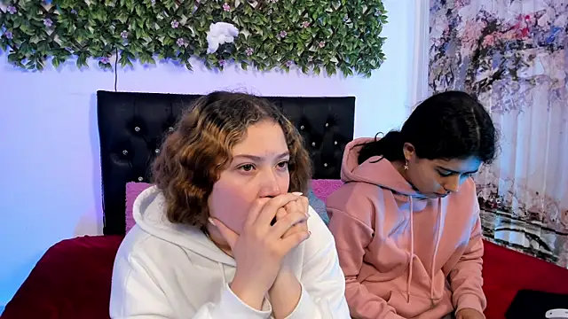 valeria and zoe online show from 05/04/26, 03:08