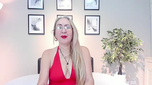 Victoria Firee online show from 04/11/26, 01:04