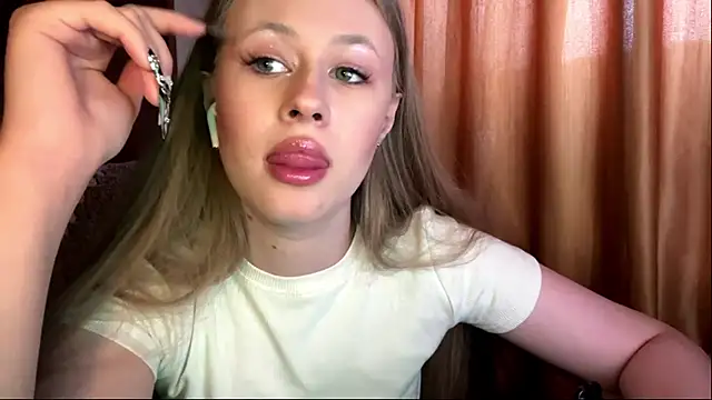 Snapshot of lisa_high chatting on 02/27/26, 08:14 lisa high online show from 02/27/26, 08:14