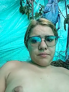 single kitten online show from 04/13/26, 12:21