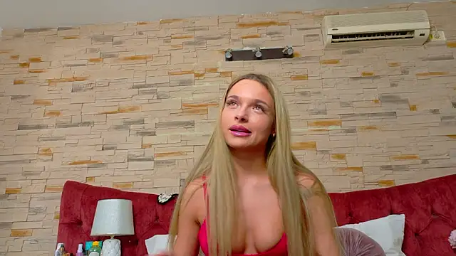 LannaSkyy online show from 03/11/26, 07:42