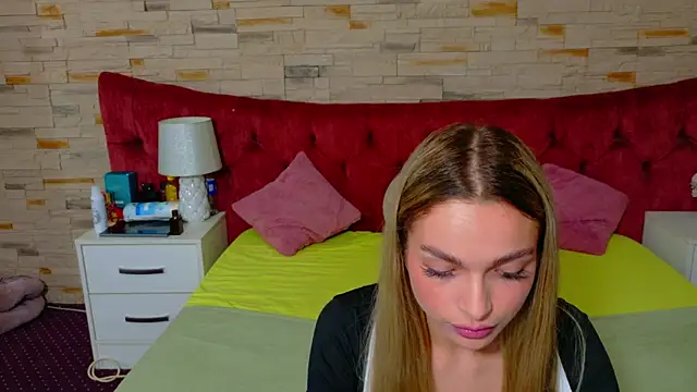 LannaSkyy online show from 03/20/26, 08:03