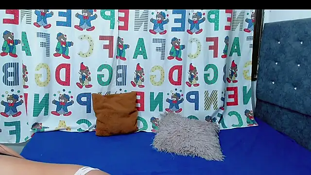 Snapshot of DULCETENTACIONTS chatting on 06/12/26, 01:10 DULCETENTACIONTS online show from 06/12/26, 01:10
