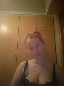 Snapshot of ChristinaYork chatting on 04/24/26, 07:05 ChristinaYork online show from 04/24/26, 07:05