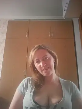 Snapshot of ChristinaYork chatting on 04/25/26, 04:37 ChristinaYork online show from 04/25/26, 04:37