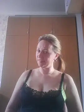 Snapshot of ChristinaYork chatting on 05/14/26, 06:53 ChristinaYork online show from 05/14/26, 06:53