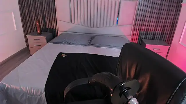 Emberrvelvet online show from 03/21/26, 08:19