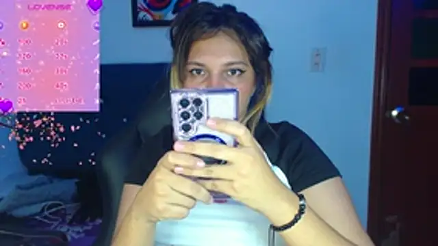 Snapshot of aurora_bela chatting on 05/13/26, 11:00 aurora bela online show from 05/13/26, 11:00