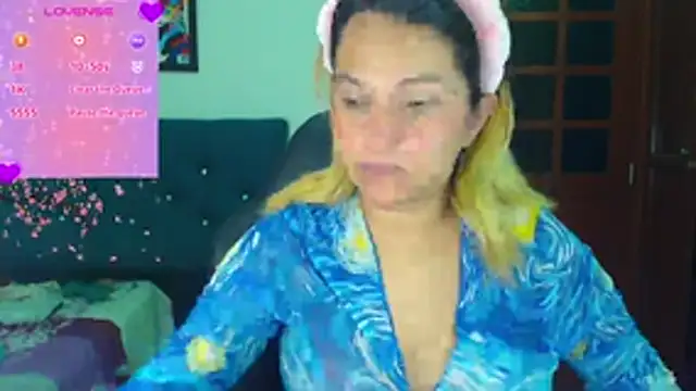 Snapshot of aurora_bela chatting on 05/20/26, 07:58 aurora bela online show from 05/20/26, 07:58