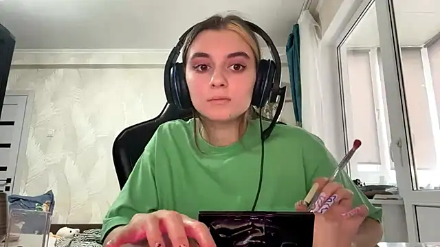 Snapshot of PluralPalaver chatting on 02/26/26, 07:07 PluralPalaver online show from 02/26/26, 07:07