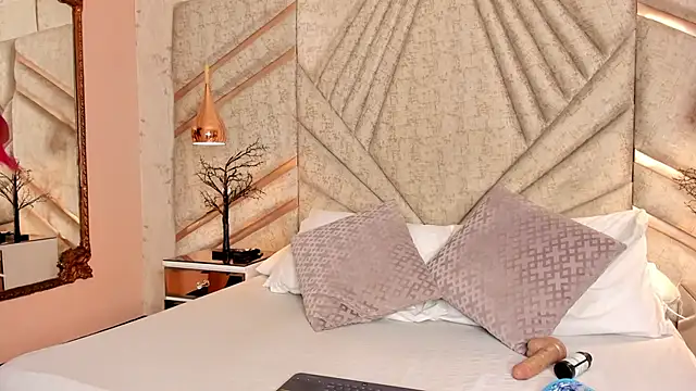 EmeelyMuller online show from 04/18/26, 04:49