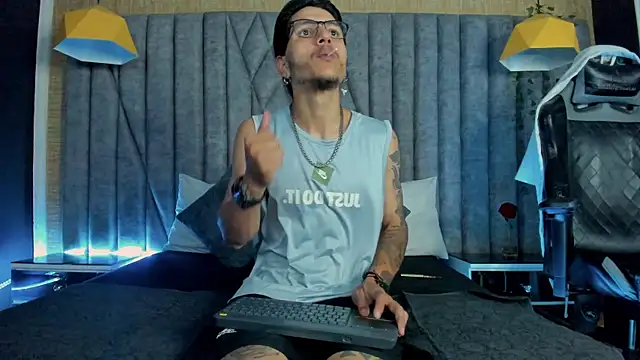 DanteLuxx online show from 03/01/26, 11:18