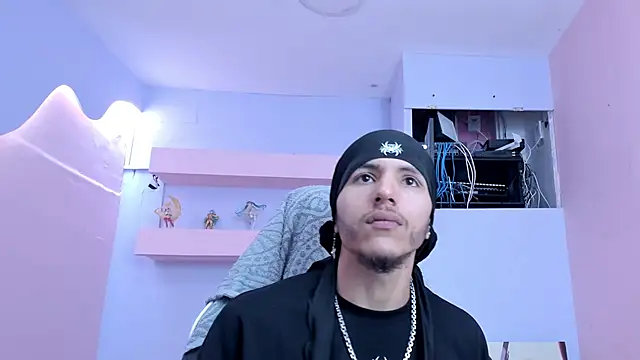 DanteLuxx online show from 04/17/26, 04:37