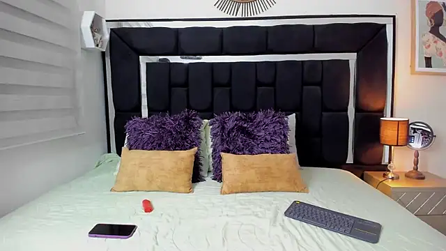 Tiana moon online show from 05/28/26, 02:09