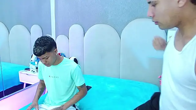 party duo boys online show from 03/10/26, 04:06