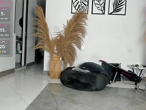 yerliss petitee online show from 03/13/26, 08:37