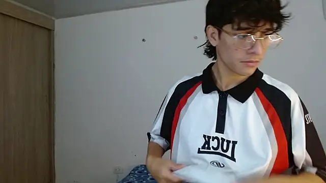 noah millerx online show from 06/18/26, 07:51