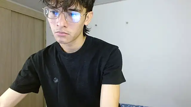 noah millerx online show from 06/19/26, 08:01