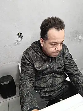 UrsoBissexualPauGrosso online show from 04/30/26, 02:07