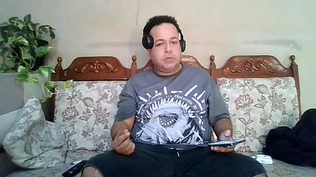 UrsoBissexualPauGrosso online show from 05/13/26, 04:48