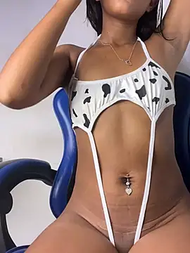 Maddie 7 online show from 04/01/26, 02:56