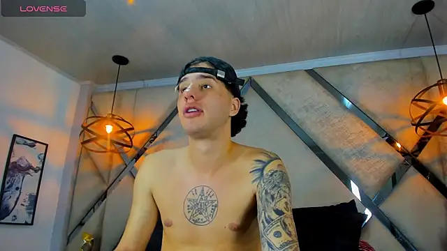 EXCLUSIVE8 online show from 03/13/26, 04:30