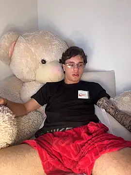 EXCLUSIVE8 online show from 04/05/26, 09:34