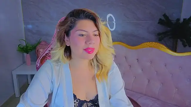 Snapshot of Victoria01_s chatting on 03/03/26, 03:01 Victoria01 s online show from 03/03/26, 03:01