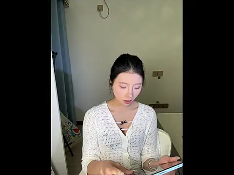 Y--F--LOVE online show from 04/07/26, 03:56