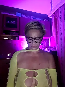 Snapshot of LunaBlaise chatting on 06/15/26, 06:10 LunaBlaise online show from 06/15/26, 06:10