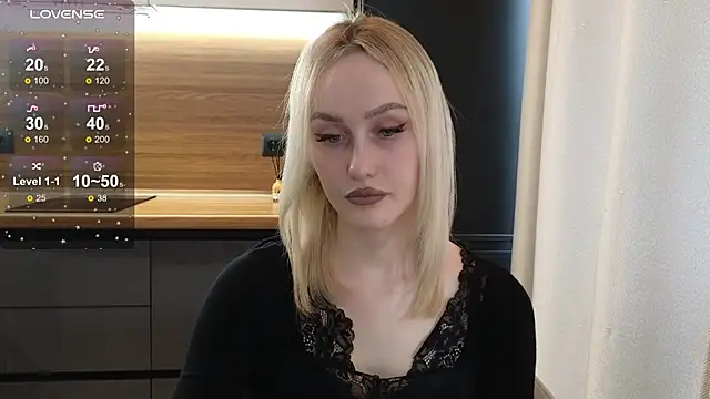 Bella Villen online show from 06/10/26, 11:42
